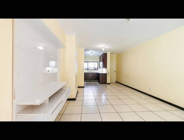 3 BEDROOM PROPERTY TO RENT IN GREENSTONE HILL